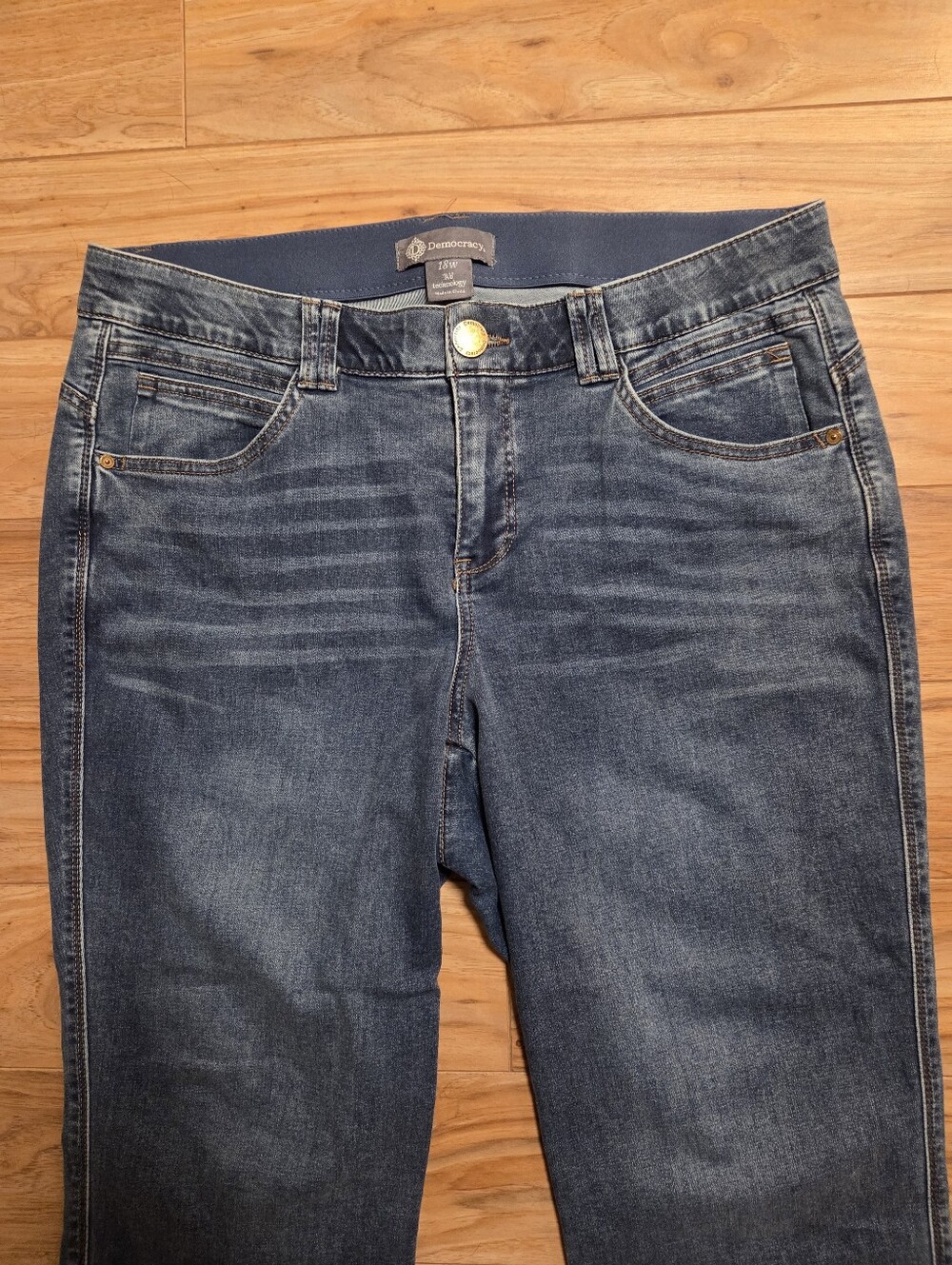 Democracy Ab Technology High Rise Tiered-Hem Flare Jeans Size 18W - Picture 4 of 9